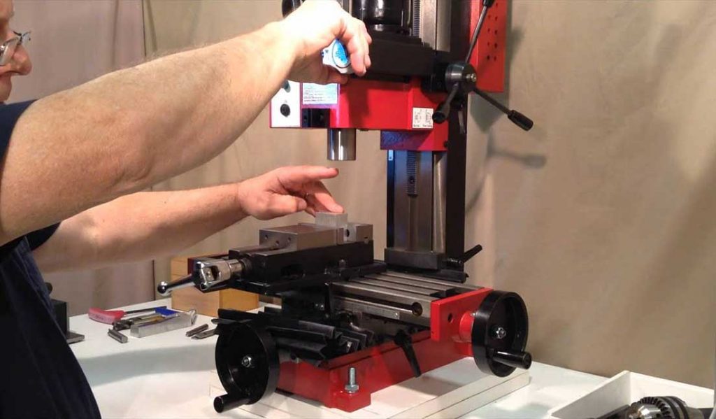 Best Mini Milling Machine 2020 (Reviews & Buying Guide)